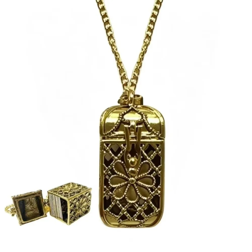 Gold Tone Tarot Card Necklace Alloy Vintage Style Mini Tarot Necklace 22 Card Set Tarot Pendant Necklace Spiritual Accessories