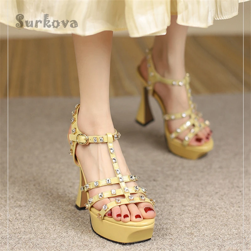 

Fashion Rivet Platform Sandals Elegant Green Yellow Thick High Heels Leather Banquet Shoes Peep Toe Hollow Women's Summer Pumps