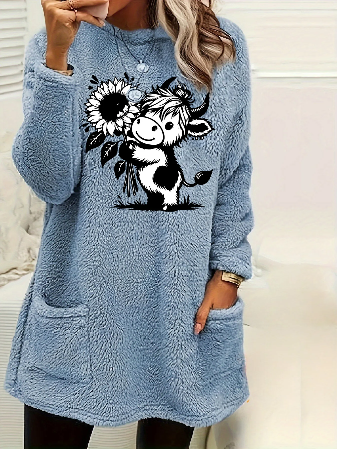 

Plus Size Women Fleece Sweatshirt Milk Cow Flower Pattern Print Round Neck Soft Warm Sweater Casual Winter Long Sleeve Pullovers