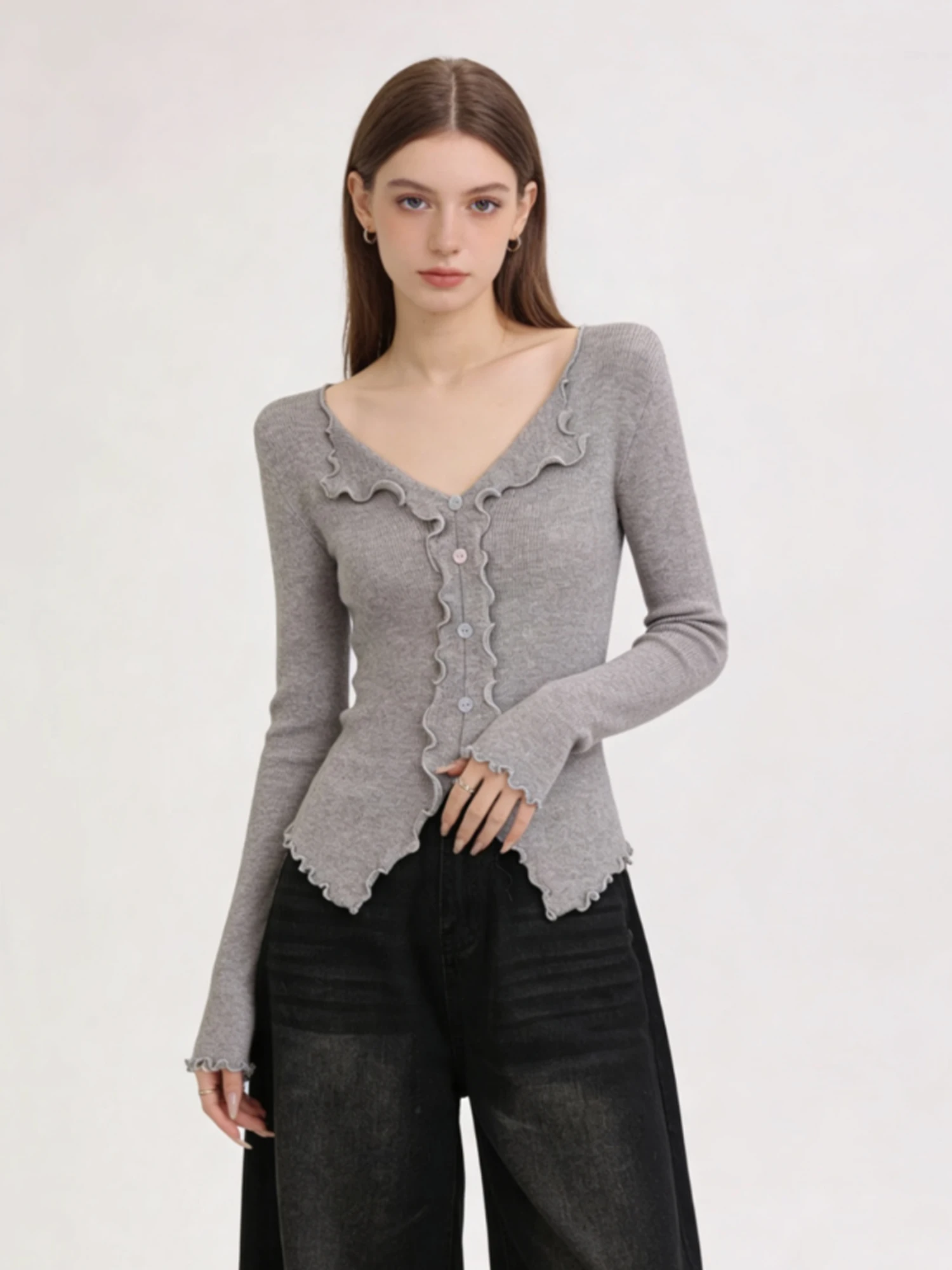 Women's Gray Y2K T-shirt Ruffle V-Neck T-Shirt 2000s Vintage Harajuku Aesthetic Knit Top Hot Girl Slim Fit Tee Top Spring 2026