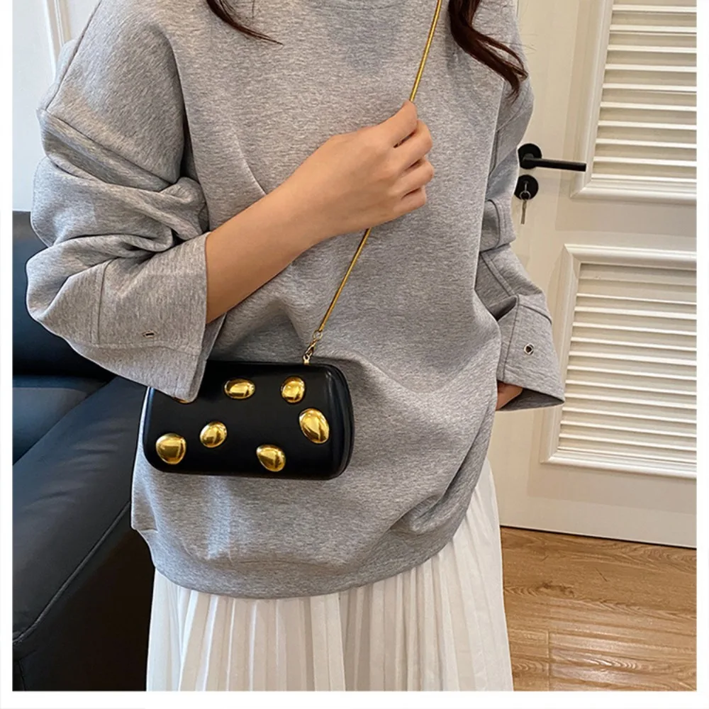 

Women Underarm Bag Chain Strap Small Crossbody Bag Unique Design Phone Bag for Women Autumn Winter Versatile Textured Hot Sale