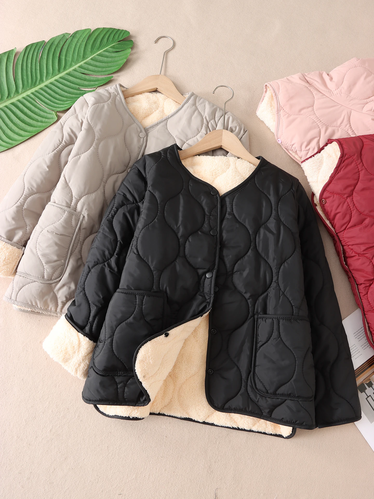 Women's Thickened Fleece Lined V-Neck Cotton Jacket New Stitched Cotton Windproof Warm Outerwear Casual Straight Cut Long Sleeve
