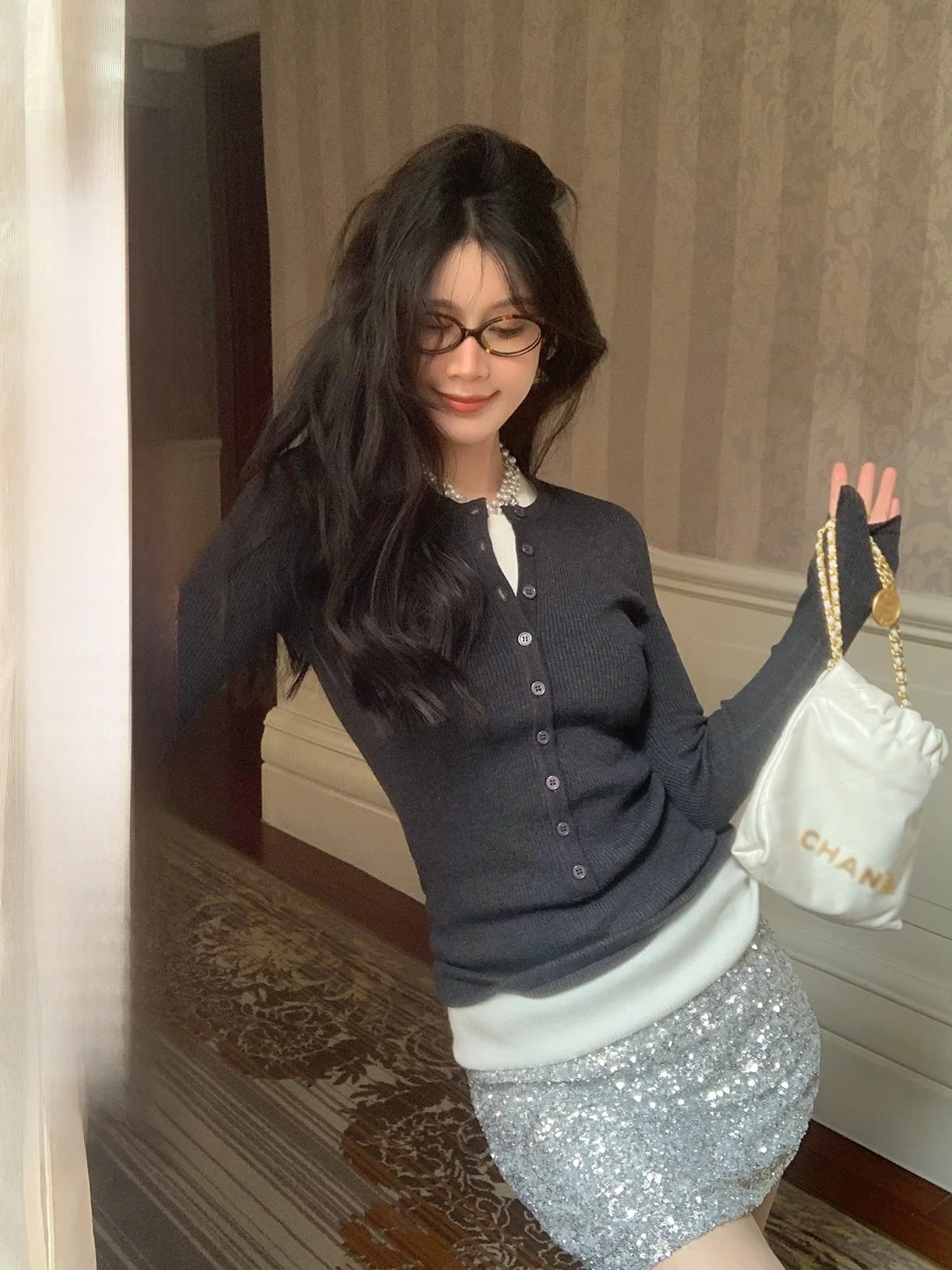 

Повседневный комплект из двух предметов: жилет без пуговиц и прямые вязаные брюки, свободный крой, полиэстер, весна 2024