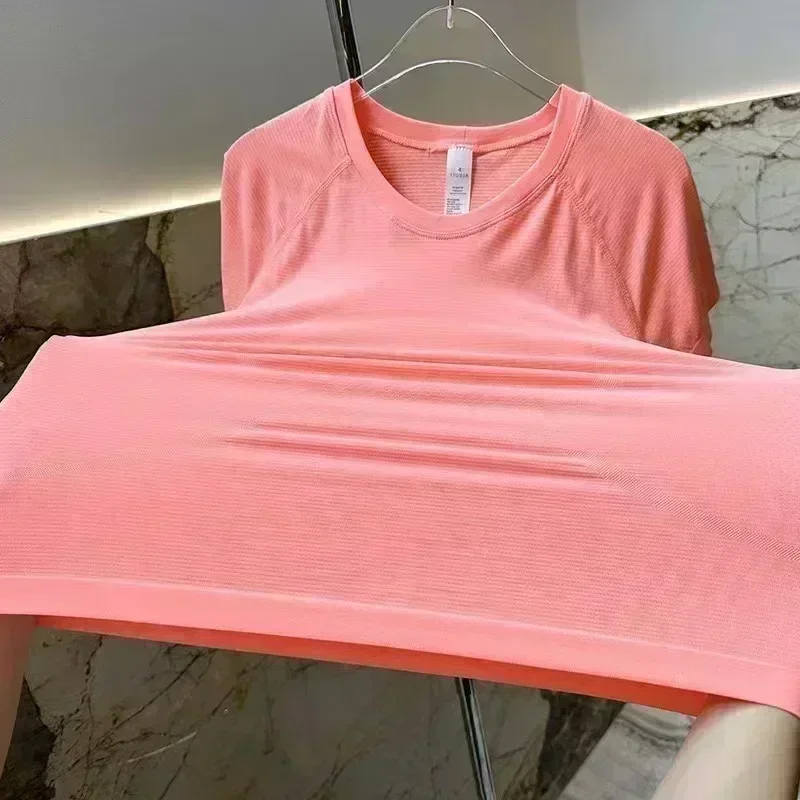 Baju olahraga lengan pendek wanita, atasan lari Fitness Yoga elastis tinggi cepat kering teknologi cepat kering