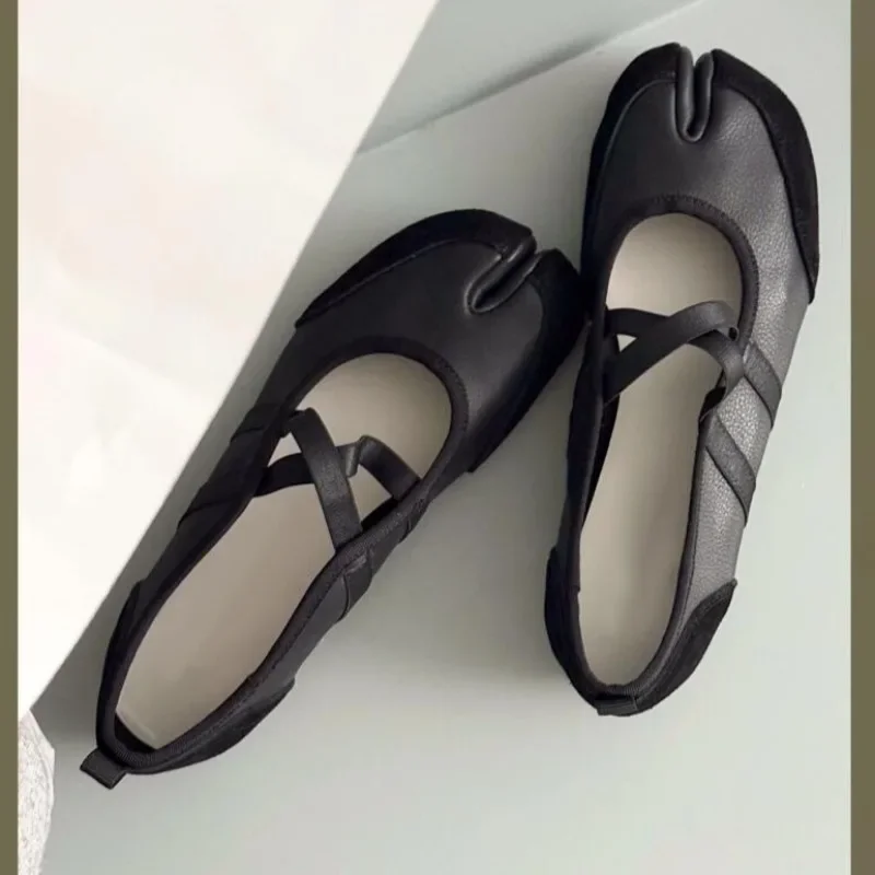 Zapatillas de Ballet negras, plateadas y rojas, zapatillas deportivas para mujer con punta abierta, bailarina Tabi para caminar, zapatos Mary Jane para mujer, calzado de verano
