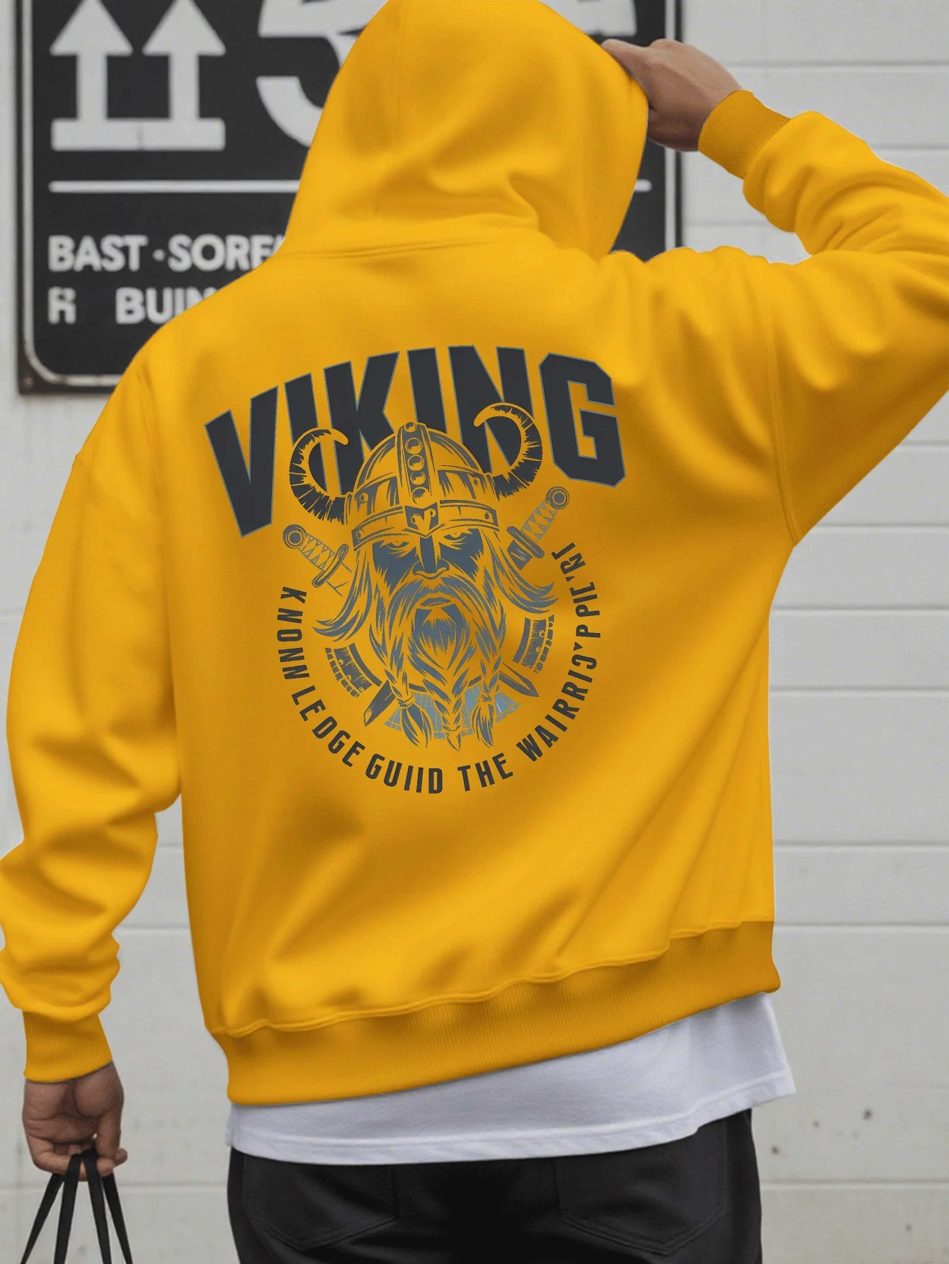 New trendy men's streetwear hooded shirt, Viking style, loose and oversized fit, warm andcozy fleec materialforautumnand winter.