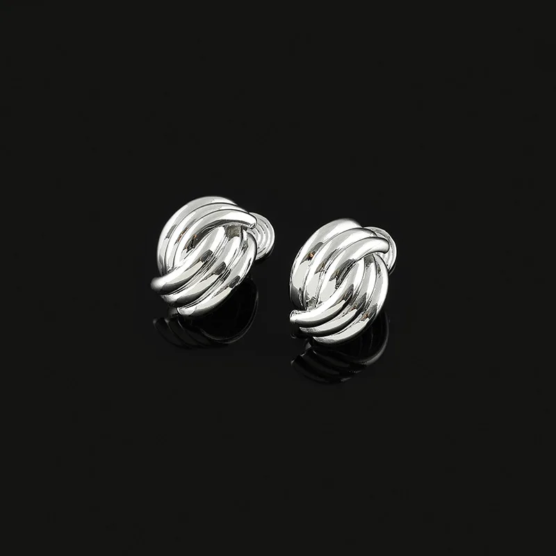 2023 New Temperament Geometric Interlaced Earrings Simple Metal Earhole Free Mosquito Incense Plate Ear Clip Gift Wholesale