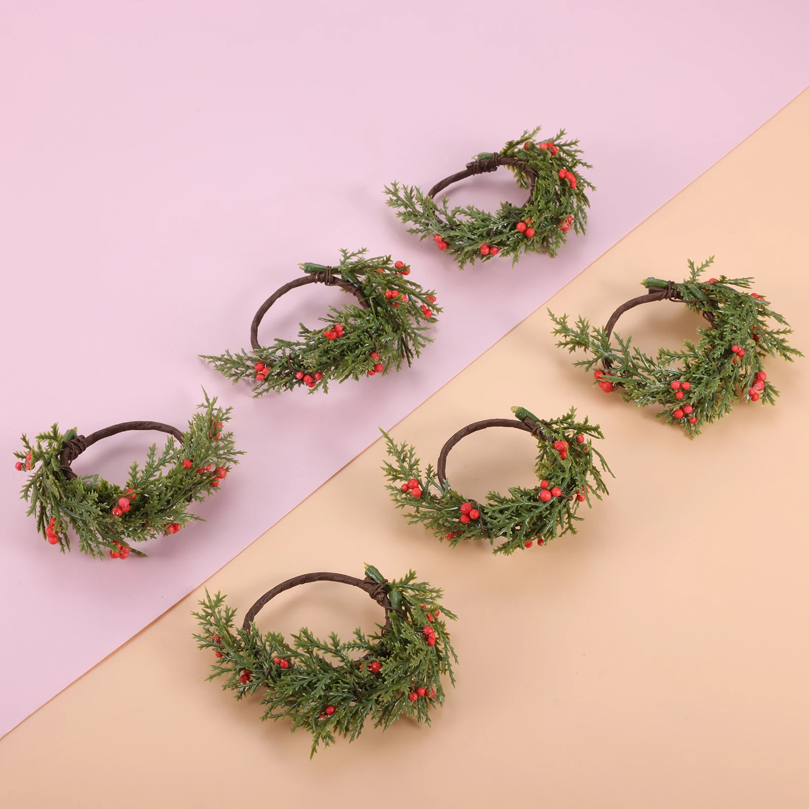 6Pcs Christmas Napkin Rings Xmas Wreath Red Berries Napkin Holder Buckle Table Decoration For Holiday Party Dinner Banquet