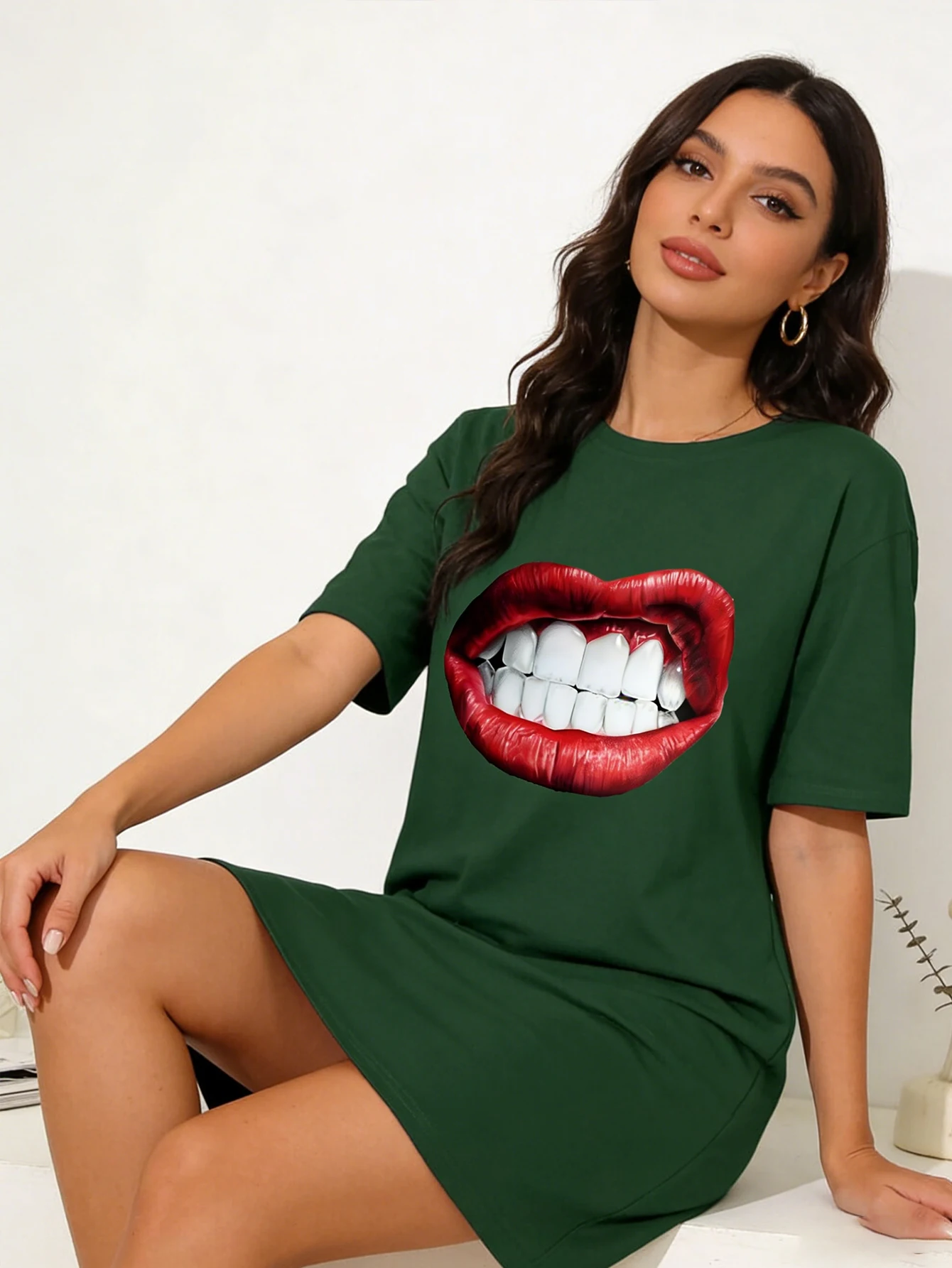 Damen Sommerkleid mit kurzen Ärmeln - Lippen-Print, lockerer Rundhalsausschnitt, maschinenwaschbar