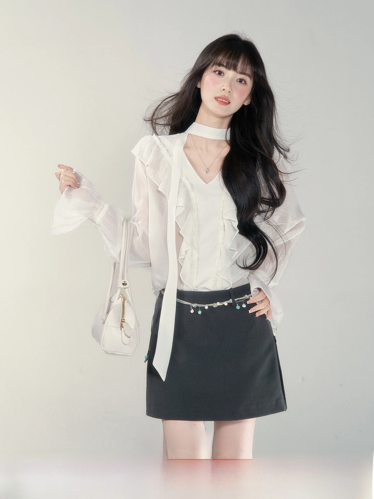 

Ele V-Ne Long Sve irt Women's Gentle Sle Spring 2026 New Arrival Comfortable Breathable Loose Fit Pure Color