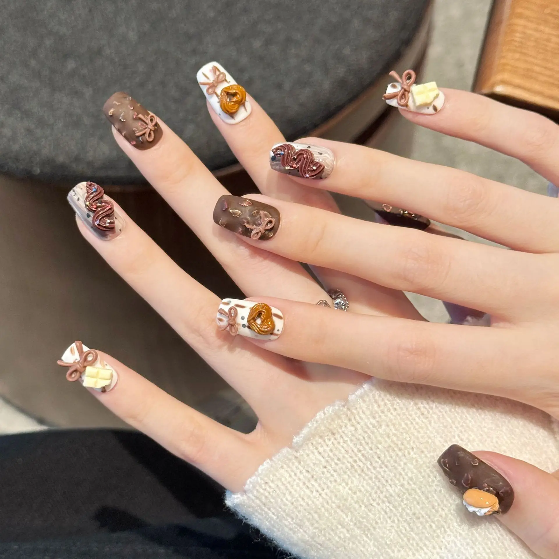 10 قطعة ضغط يدوي فاخر على الأظافر تصميم كرتوني لطيف مربع متوسط مع أداة لاصقة من 3 قطع علامات تبويب غراء الأظافر #3