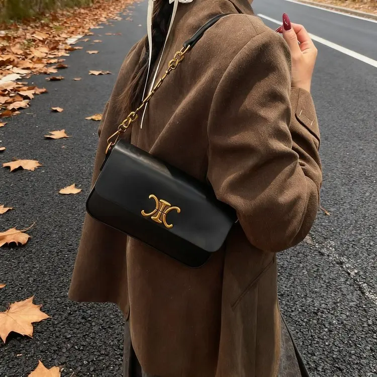 

Refined Cube Shoulder Bag, Compact Square Shape with Polished Chain, Versatile Two-Way Carry Design, New 2026 Look