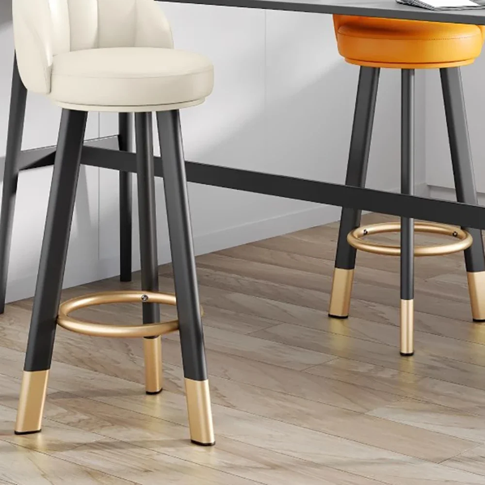 Eenvoudige trendy stoelen Barontwerp Esthetiek Kwaliteit Scandinavische feeststoelen Comfortabele schoonheid Tabourets De Bars Salonmeubilair