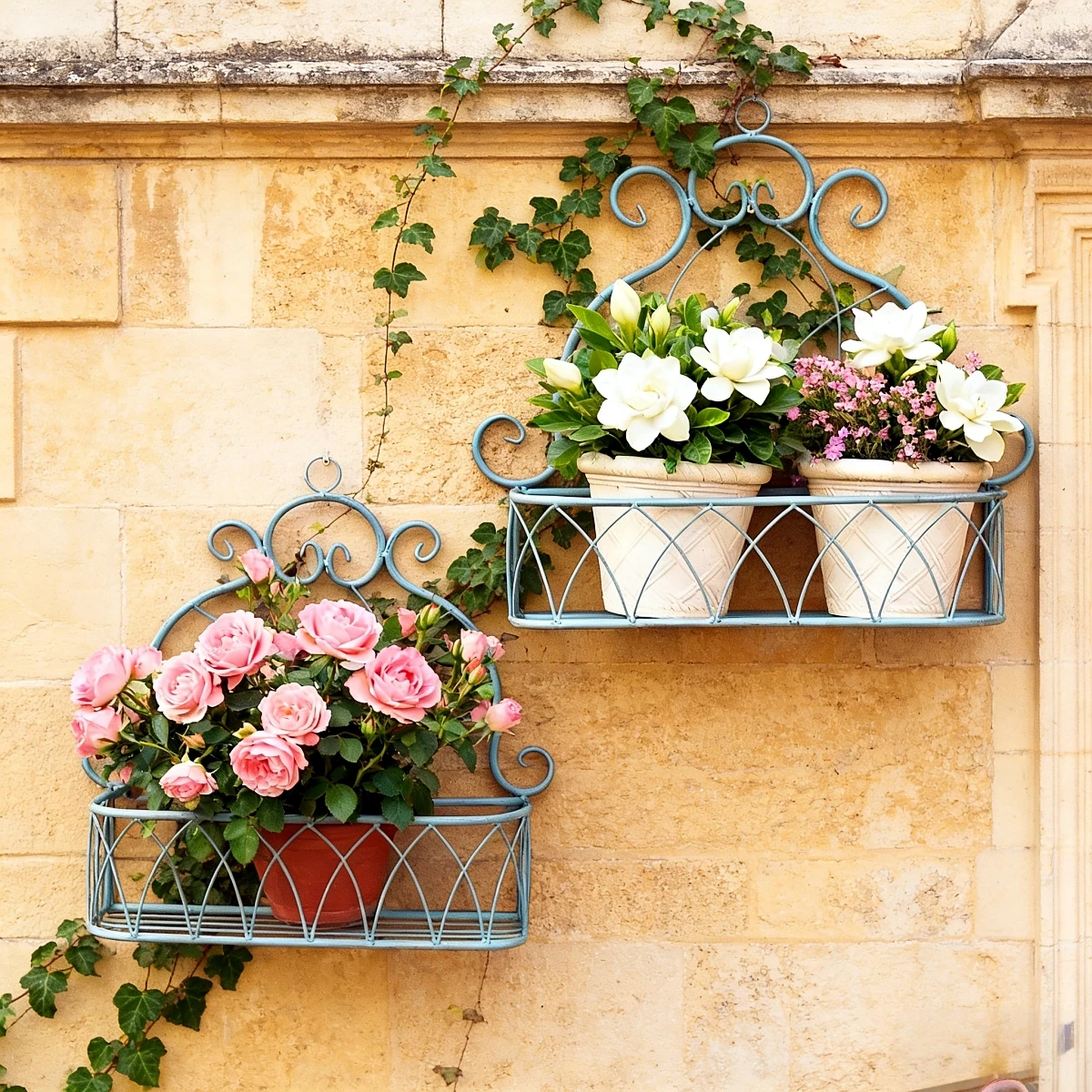 Wrought Iron Vintage-Style Garden Courtyard Potted Plant Wall-Mounted Flower Rack, Balcony Window Sill Green Plant Iron Wall-Mounted Flower Basket Shelf