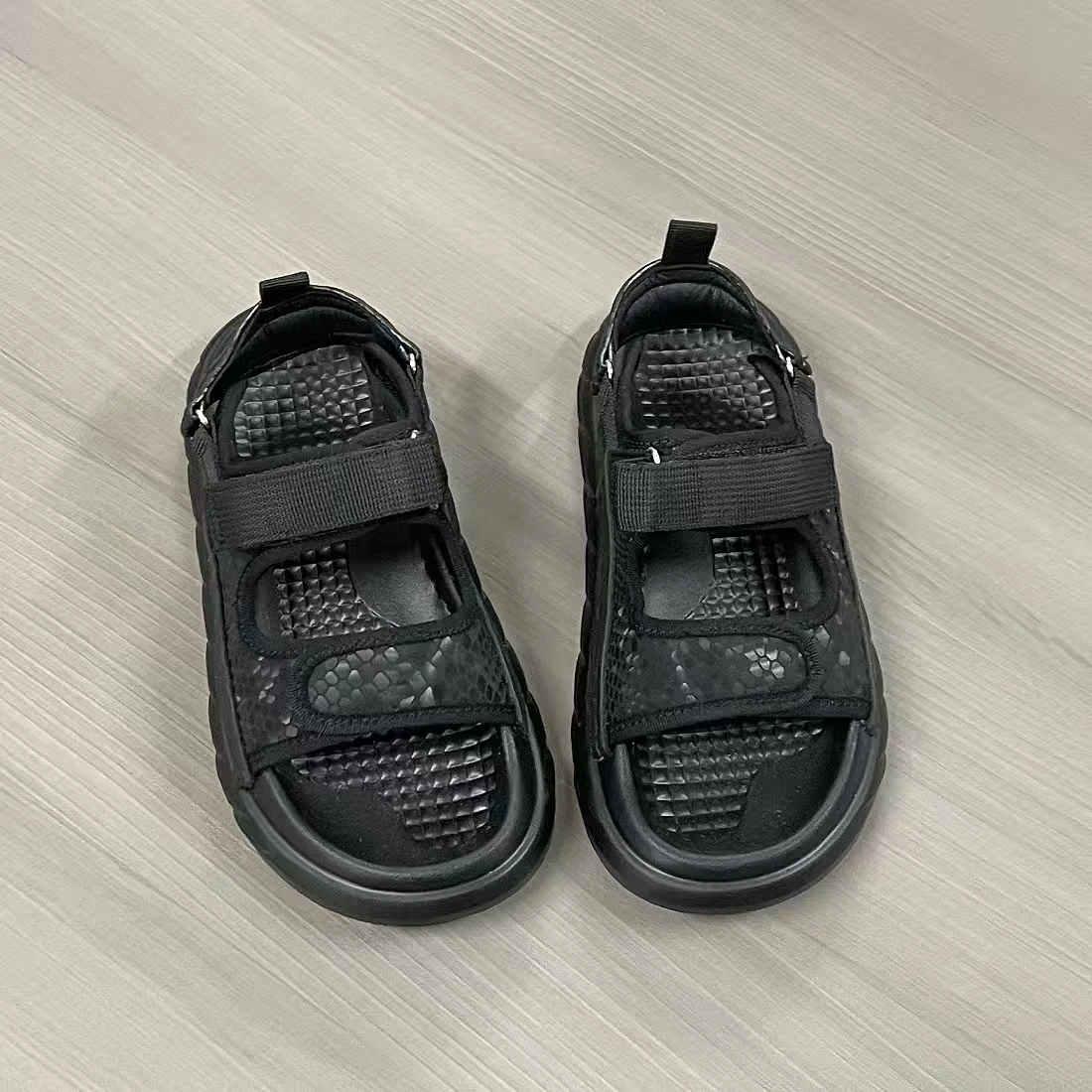 Xingliupi Popular Children's Sandals Fashion Summer Wear Real Leather Seam Edge Boys' Shoes Personalized Color Blockedality