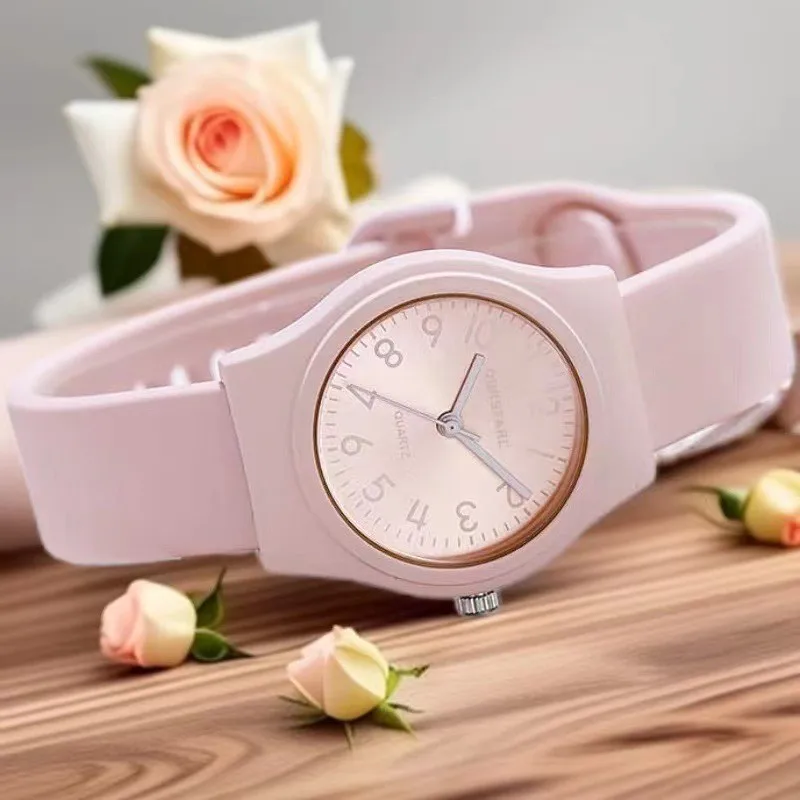 

Стильные женские кварцевые часы: простой повседневный дизайн в конфетных цветах, идеально подходят для студентов и для повседневной носки.