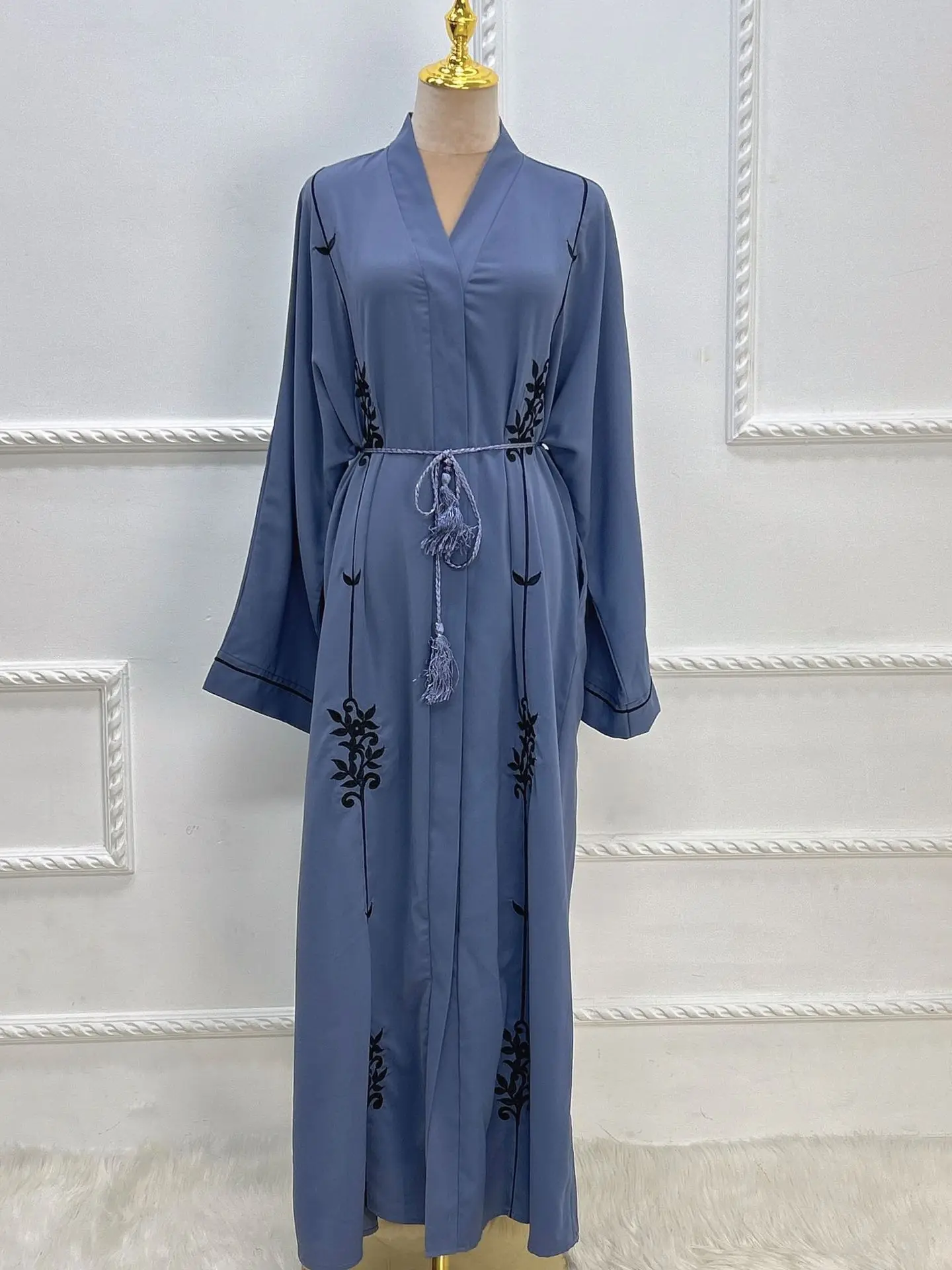 Ramadan Eid Djellaba Single Breasted Muslim Dress Kimono Dubai Fashion Embroidery Abaya Muslim Robes Islam Robe With Belt WY1362