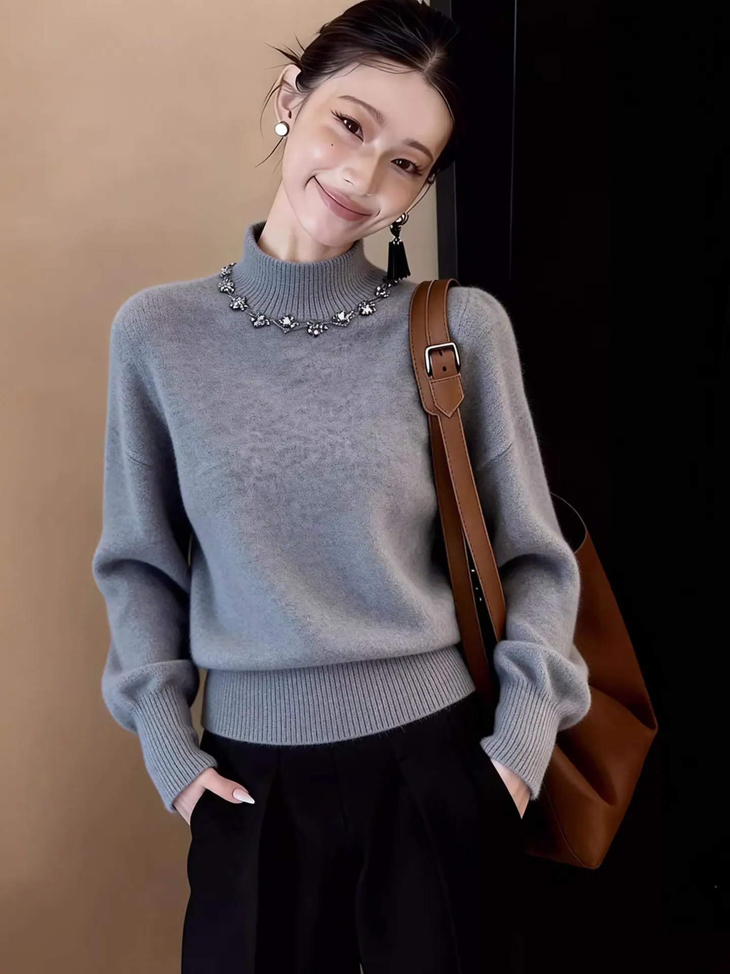 

Роскошный европейский бренд: Модный женский вязаный свитер с длинными рукавами, украшенный крупными стразами, зимний трикотажный топ