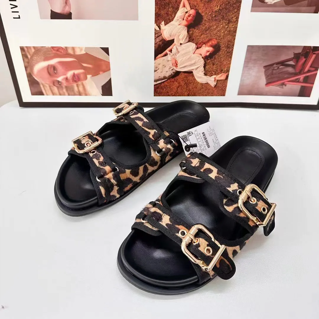 Sandal wanita kasual sol tebal, sandal untuk pakaian luar ruangan, kasual, modis, gesper datar, ujung bulat, motif, baru