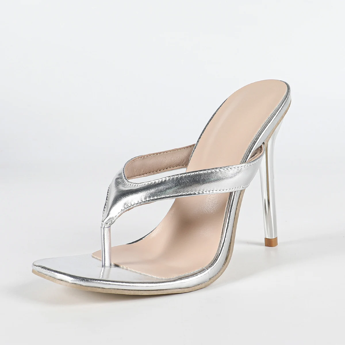 

AIYKAZYSDL 2025 Серебряные тапочки Уличная обувь Стринги с зажимом для носка Шлепанцы на высоком каблуке Лаконичная базовая обувь для женщин Большие размеры 41 42