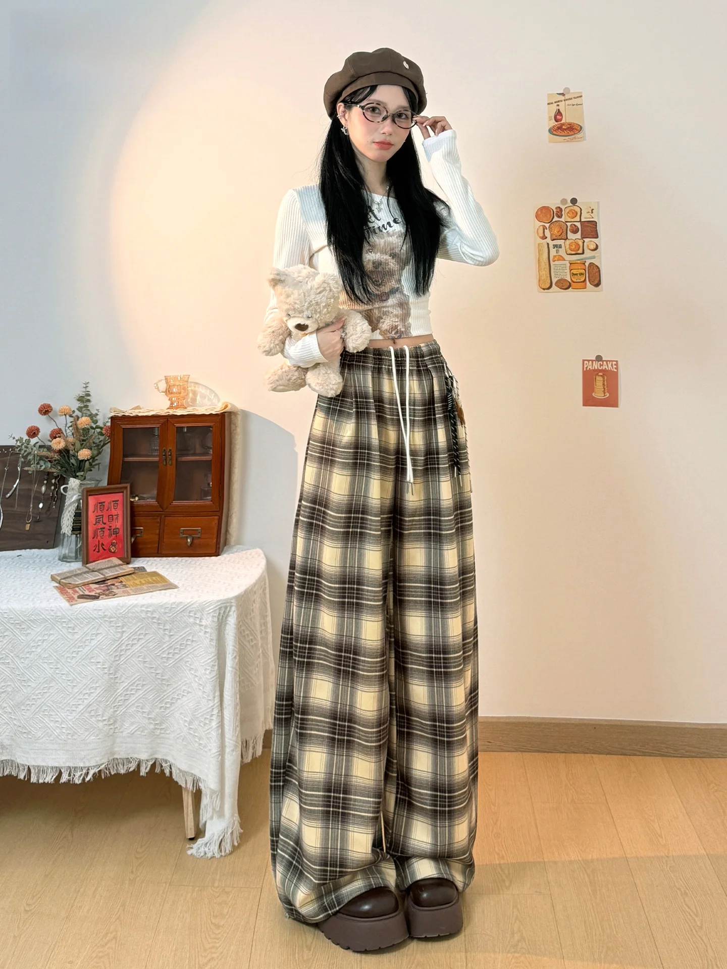 

Свободные комфортные брюки в клетку с широкими штанинами, женские, с высокой талией, на шнурке, стройнящие, струящиеся, летние, новинка