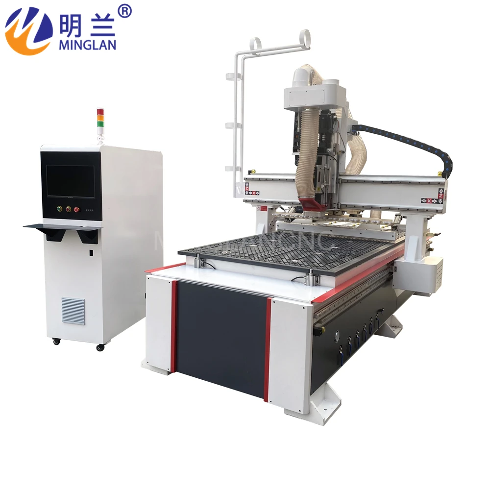 Macchina CNC per scultura in legno 1325 con attrezzatura per incisione del router per intaglio 3D