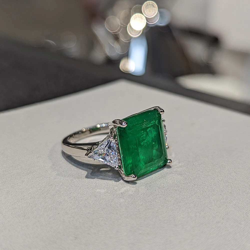 Green Square Zircon Shiny Ring