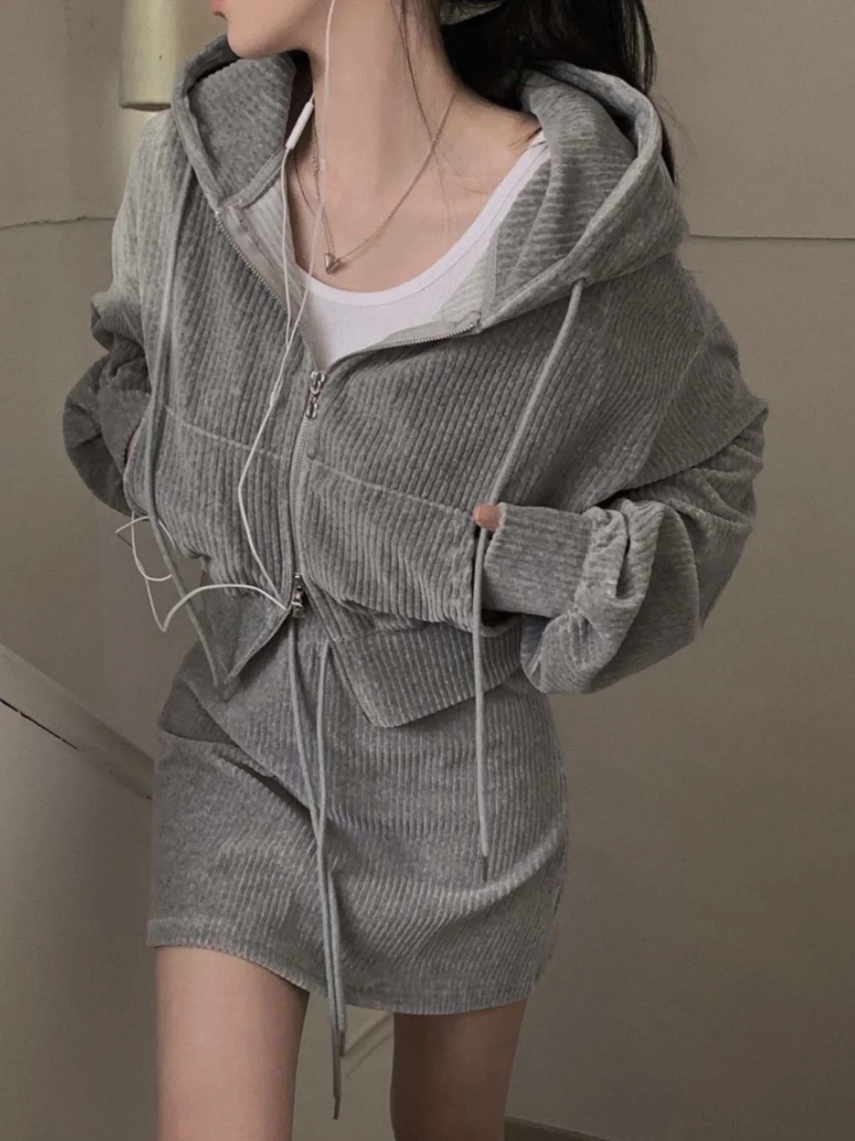 سترة من القطيفة المضلعة وتنورة قصيرة عالية الخصر طقم نسائي من قطعتين مضاد للشيخوخة أزياء خريفية عصرية بسحاب وأكمام طويلة #2