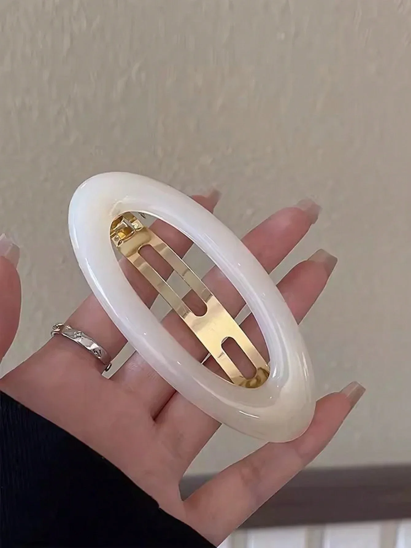 

Элегантная овальная заколка для волос с глянцевым покрытием и ажурным дизайном для женщин