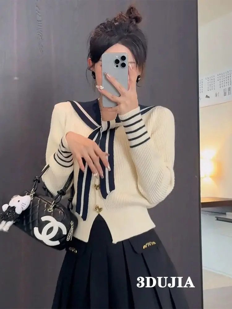 Suéter de malha xale com pescoço marinho coreano para mulheres outono e inverno exclusivo botão borboleta elegante e versátil corpo fino