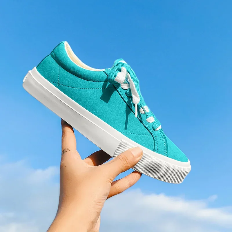 Casual Shoes Men and Women Low Top Vulcanize Shoes Female Sports Trainers Ladies Sneakers Flat Skateboard Shoes Couple Sneakers