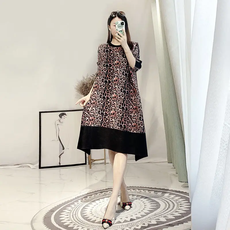 

European temperament year-old pleated dress fashion 2023 new color matching foreign high-end loose A word skirt dress