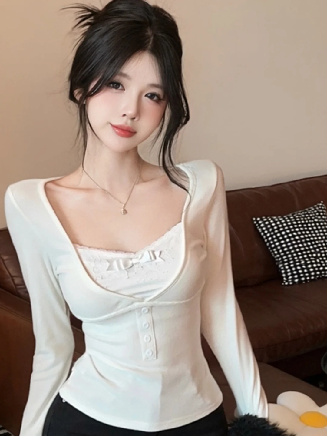 

Fashionable Lace Splice Long Sleeve Knitted Top Women's Autumn Winter Slim Fit Gentle Style Pseudo Two-Piece Breathable Skin-...