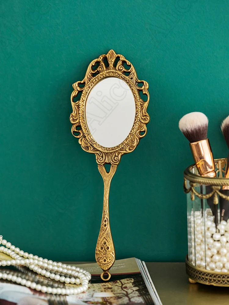 

Vintage Relief Brass Hand Mirror Creative Handmade Carved Craft Decorate Mirrors European Portable Hand Held Mirror Home Decore