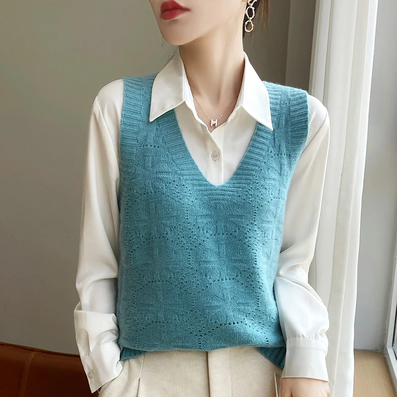 Women Hollow Knitted Sweater Vest New Autumn/Winter Loose Vintage  Sleeveless Sweater Women V-Neck Pullover Top Female Outerwear