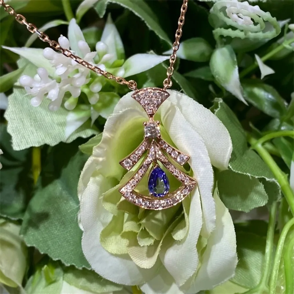 2025 قلادة فاخرة جديدة تصميم رائع مجوهرات للنساء الفتيات أنيقة أنيقة حفلة عطلة عيد الميلاد #3