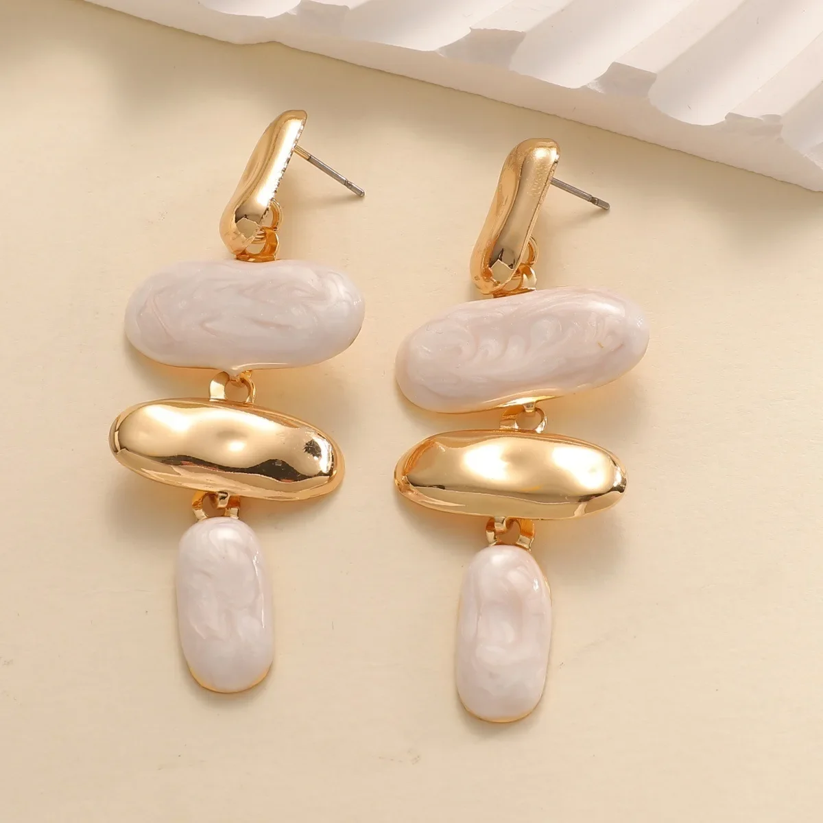 Exaggerated Retro Gold Color Enamel Drop Glaze Wine Red Stitching Metal Earrings 2026 Fashion Metal Jewelry