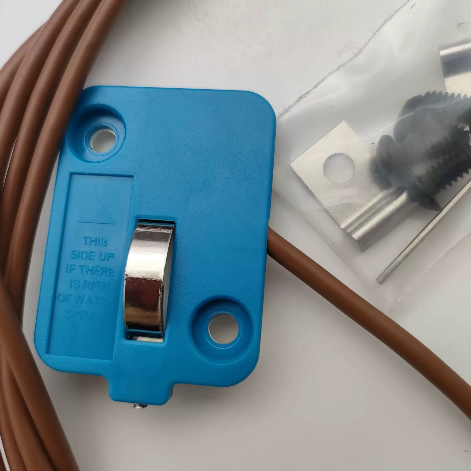 Mold Limit Travel Switch, High‑Temperature Resistant Micro Switch, Blue Red Housing Replacement Sensor Injection Mould Equipment