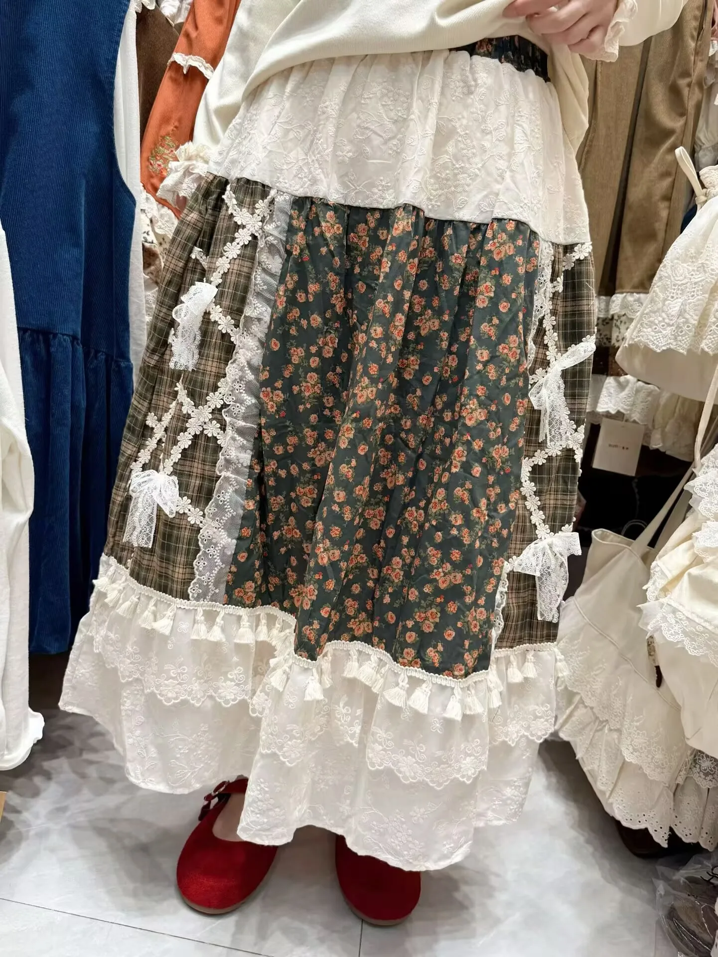 

Women Cotton Linen Long Skirts Sweet Lace Patchwork Ruffled Skirt Vintage Casual Elastic Waist Beach Boho Pleated Skirt