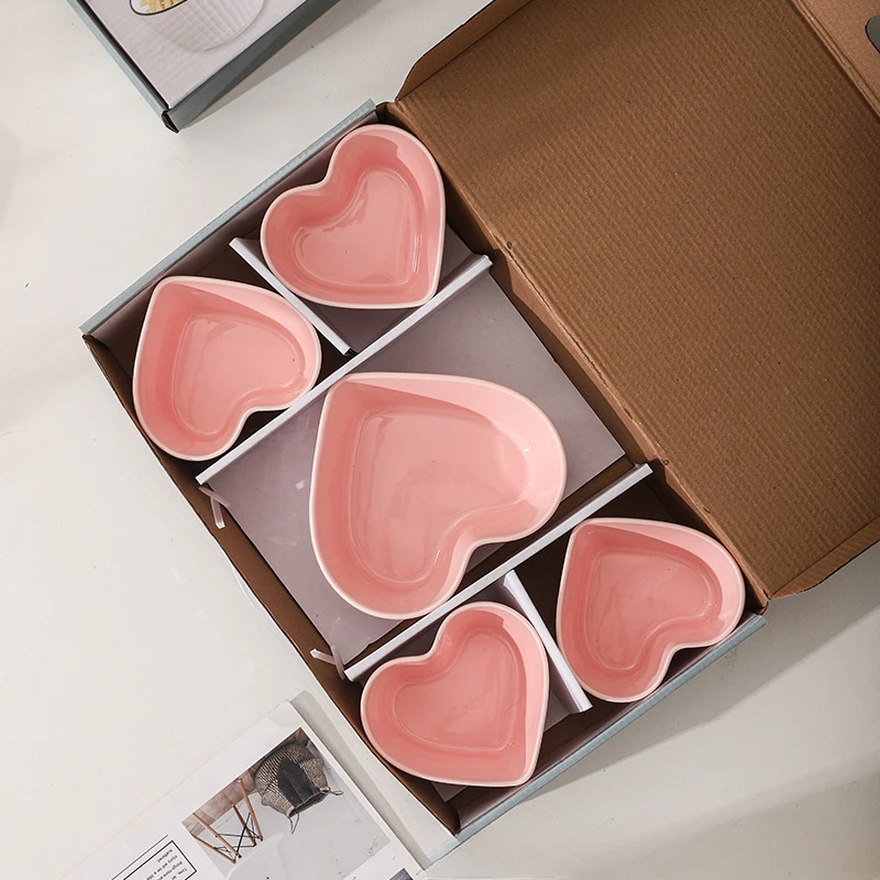 Christmas Heart-shaped Bowl Gift Set Household Ceramic Creative Tableware Soup Noodles Bowl Combination Cutlery Gift Box