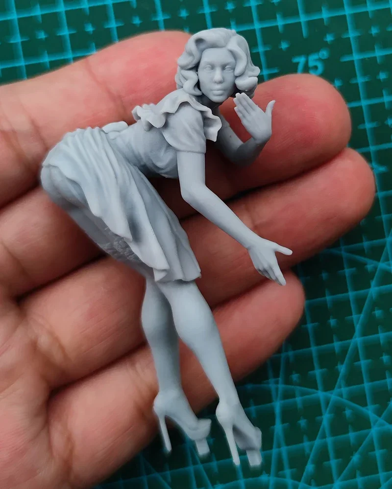 70mm Resin Model Female Maid Figurine Sculpture Paint No Color RW-677
