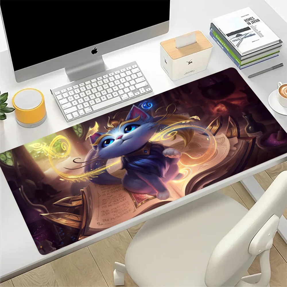 League of Legends Yuumi Large Mouse Pad Gaming Mousepad PC Gamer Computer Office Mouse Mat Keyboard Mat Desk Pad Laptop Mausepad