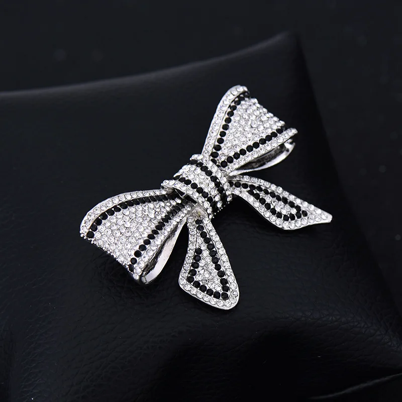 Alloy Black and White Rhinestones Bow Brooch Clothing Wild Collar Pin High Fashion Shiny Brooches Women's Jewelry Scarf Buckle