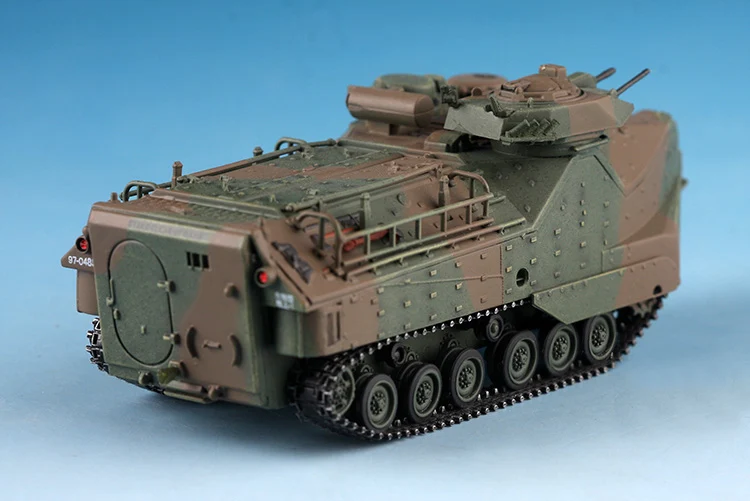 1: 72 63020 aavp-7a1 amphibious armored vehicle Japan  Finished product collection model