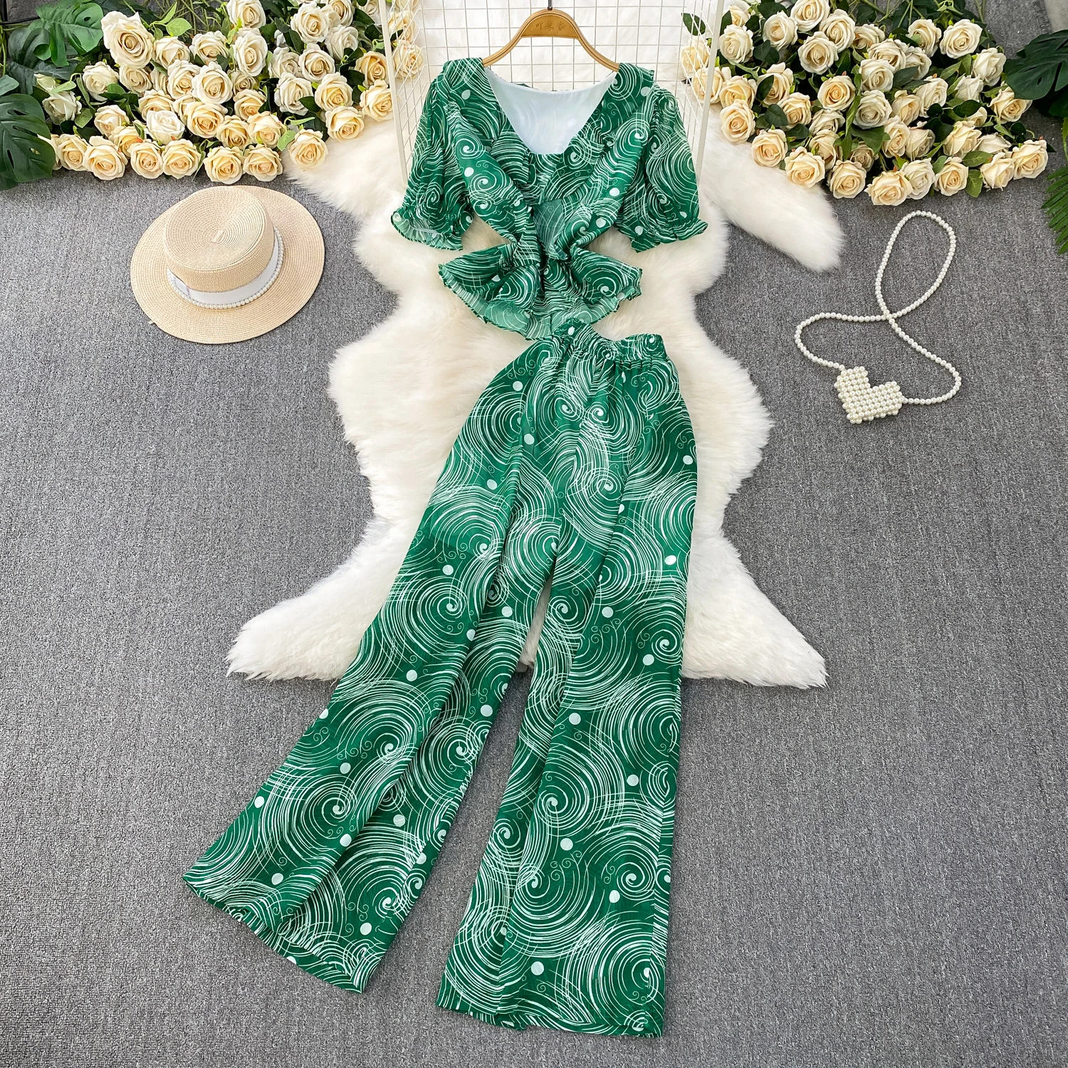 

Летние шифоновые брюки, комплект из двух предметов, футболки с v-образным вырезом и короткими рукавами с рюшами, широкие брюки с принтом, костюм, американские модные женские комплекты