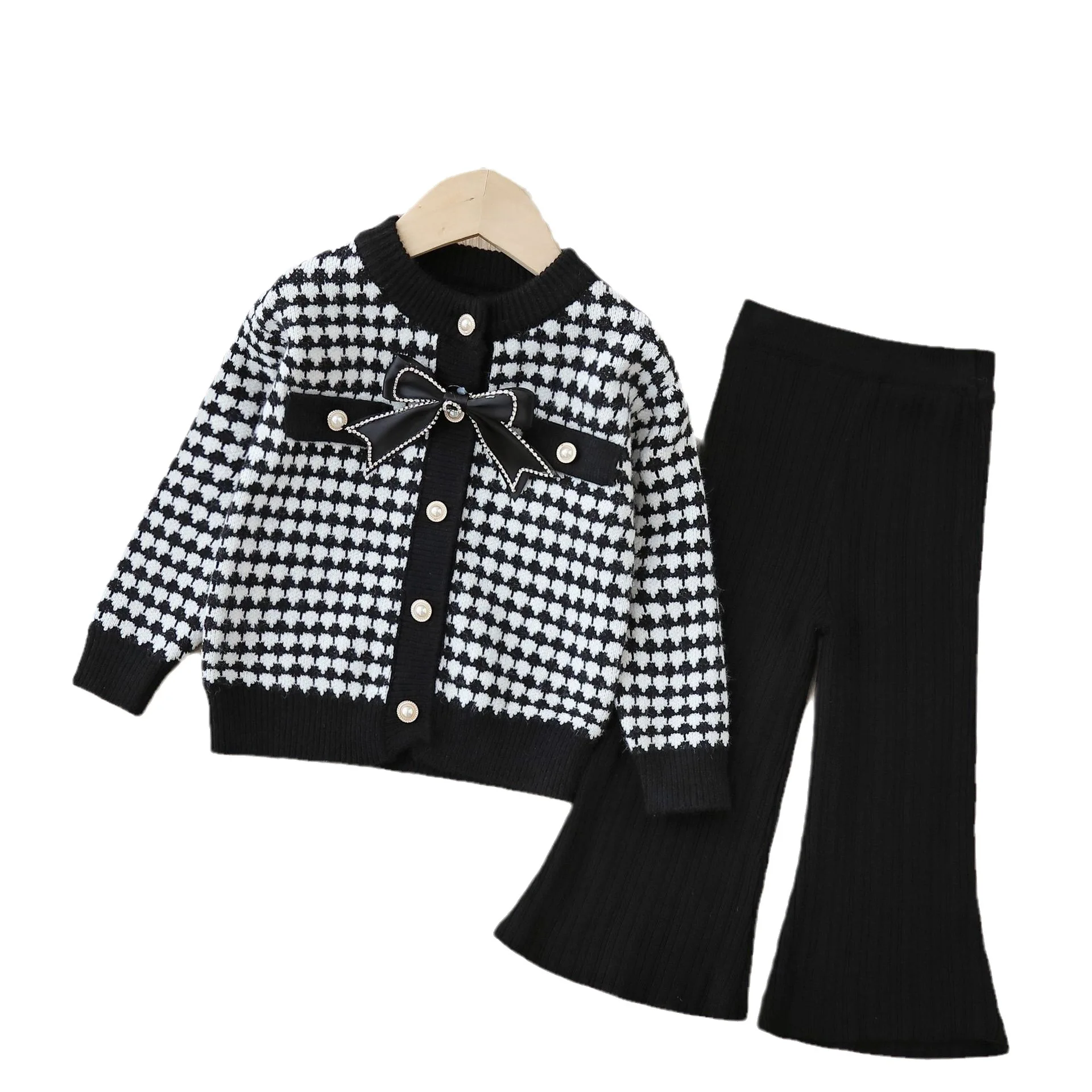 

A two-piece knitted sweater set for girls, Autumn and winter new style checkered cardigan for little girls, woolen sweater,2-6Y