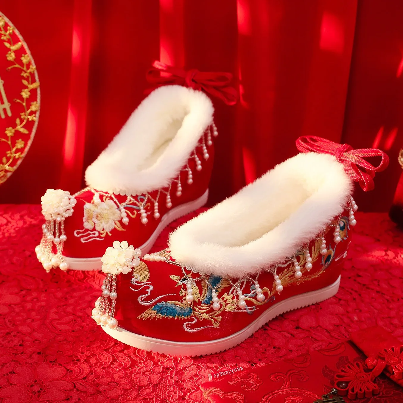 

Зимние флисовые туфли с кисточками для свадьбы, в стиле Ханьфу, с увеличенной высотой стельки, мягкой подошвой, винтажные, вышитые, для танцев в старинном костюме