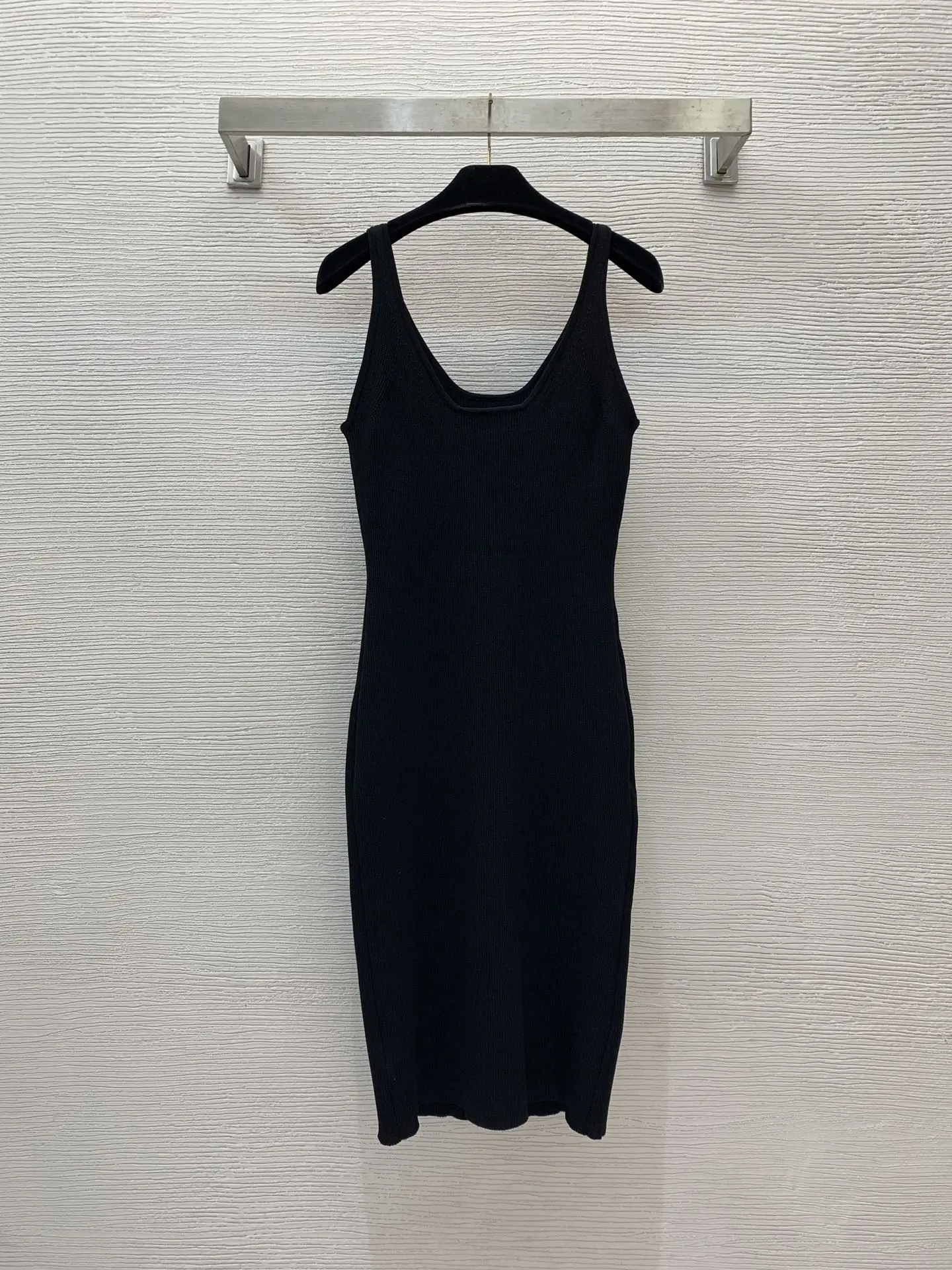 

2024 Summer New Women's Strap Dress Fashionable and Sexy Goddess Style Slim Fit Knitted Strap Dress