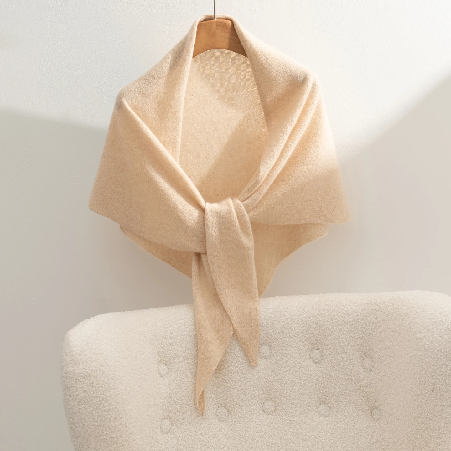 Women's 100% Cashmere Triangular Shawl Scarf Spring Autumn Winter Soft Comfy Cashmere Knitwear High Quality Wraps Scarf Top