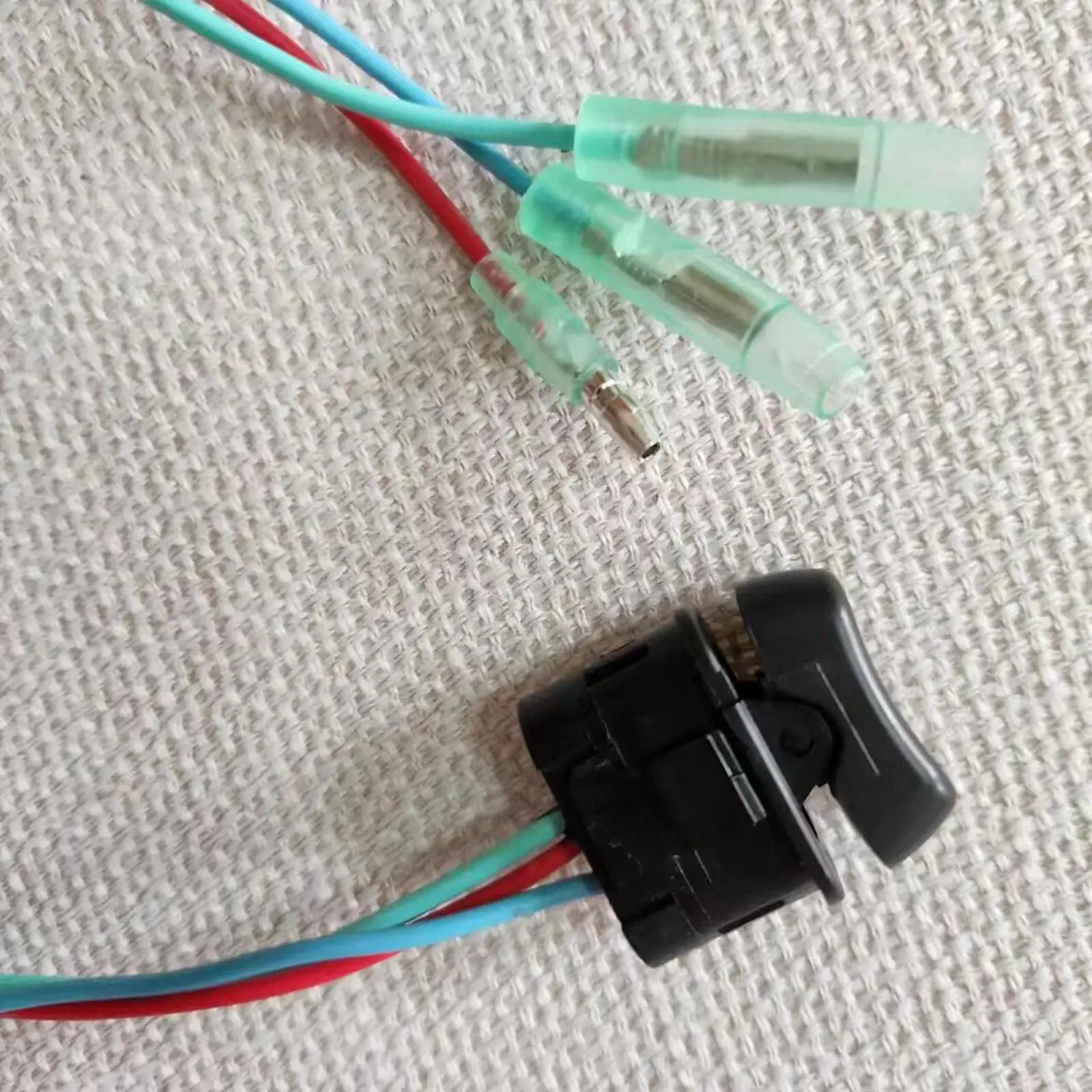 

Блок переключателей Trim and Tilt (Трим и Тилт) для лодок, замена морских аксессуаров 703-82563-02-00 для Yamaha F25mlhz F25mshz F80tlrz F25eshz